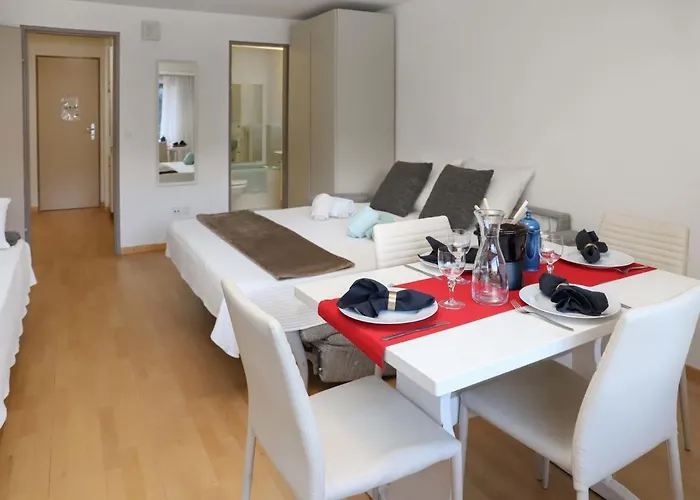 A-3 By Interhome * ツェルマット